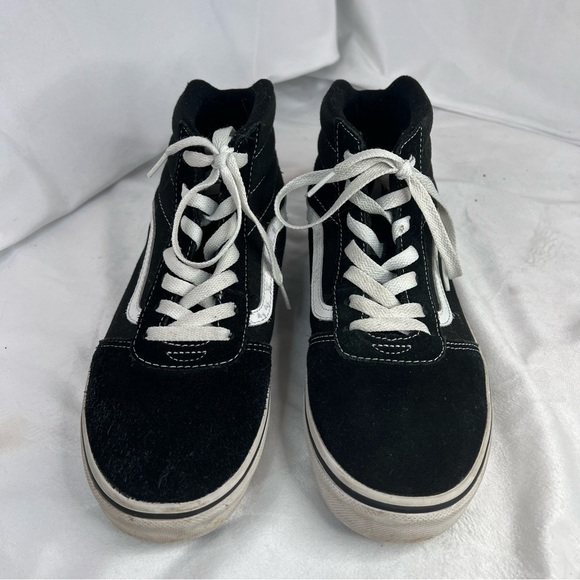 VANS Sk8-Hi Black Suede Youth Shoe - Picture 2 of 7
